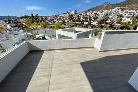 Royal Palm 22 Luxurious 3 Bedroom Penthouse Nerja Exterior foto