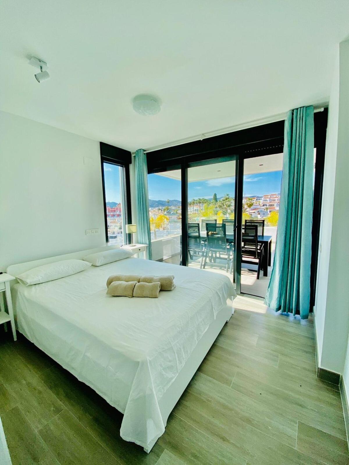 Royal Palm 22 Luxurious 3 Bedroom Penthouse Nerja Exterior foto